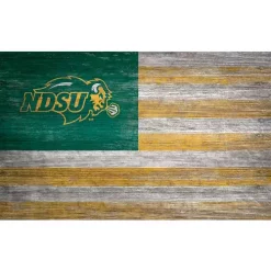 Fan Creations North Dakota State Bison Distressed Flag Sign