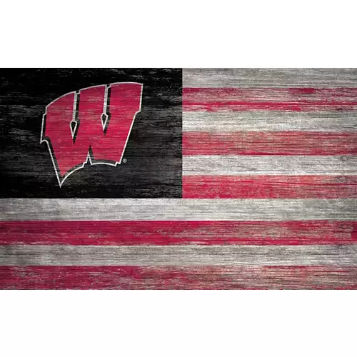 Fan Creations Wisconsin Badgers Distressed Flag Sign